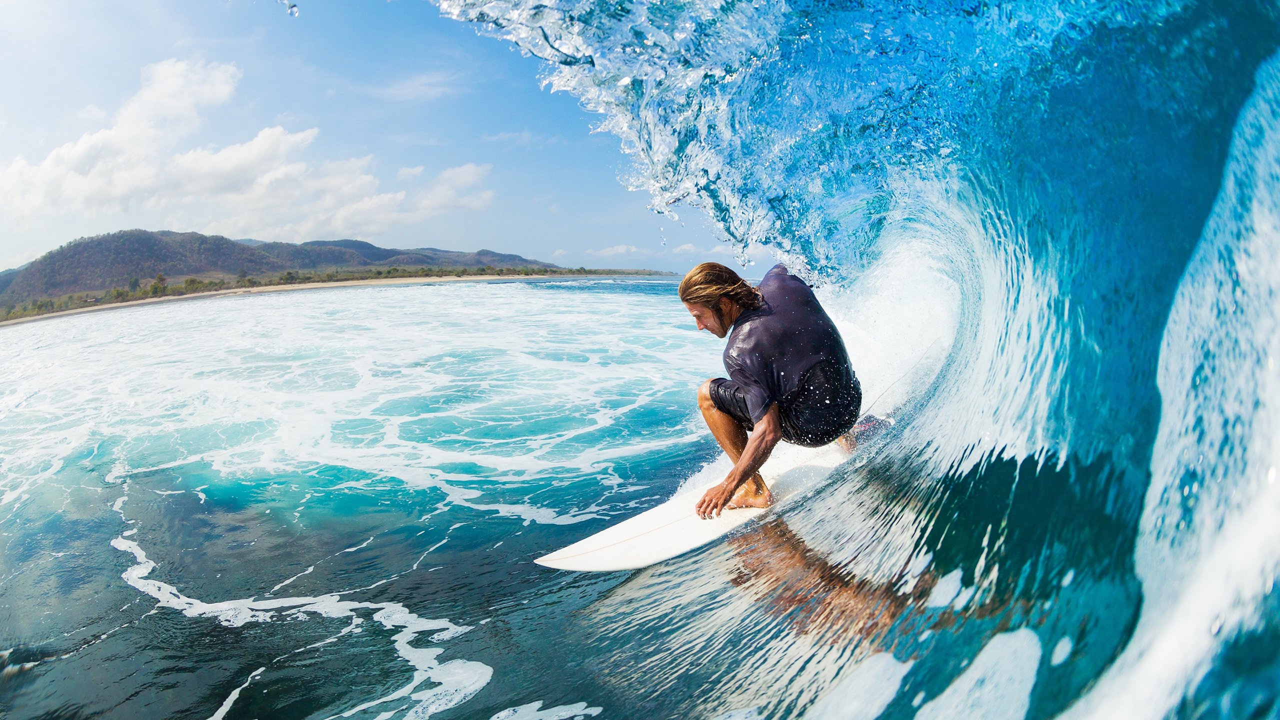 “中超联赛精彩对决不断,观赛热情持续高涨”,中超联赛现场